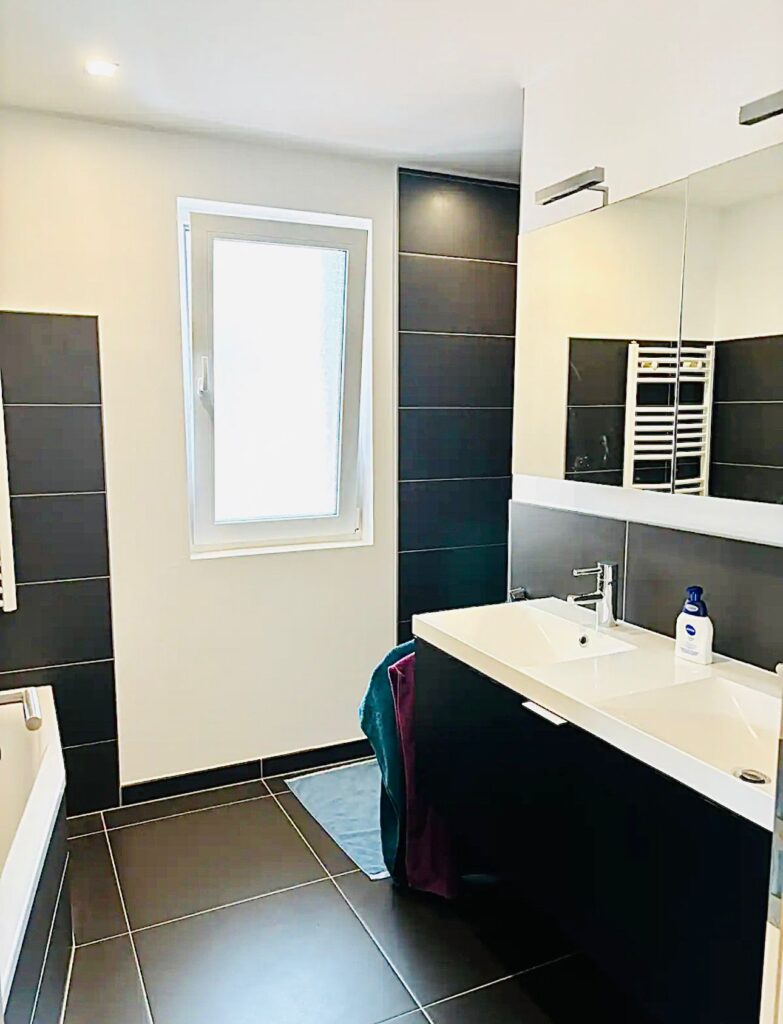 Two bedrooms with parking in Hesperange-Hesp 1 — photo 16