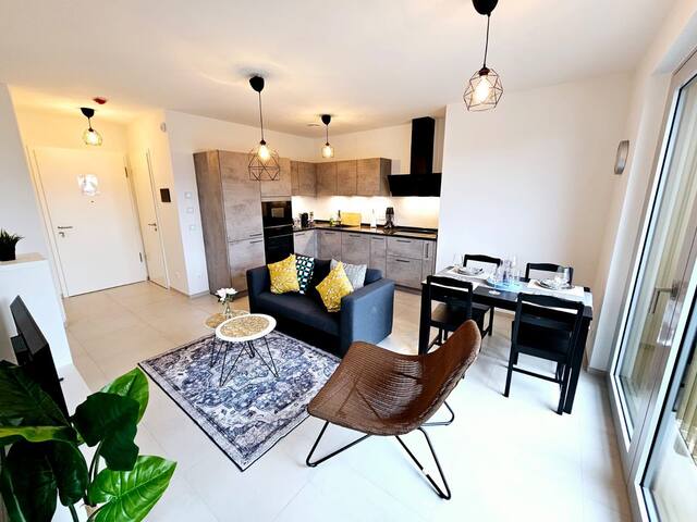Comfy one bedroom flat with parking&balcony-CD9 — photo 4