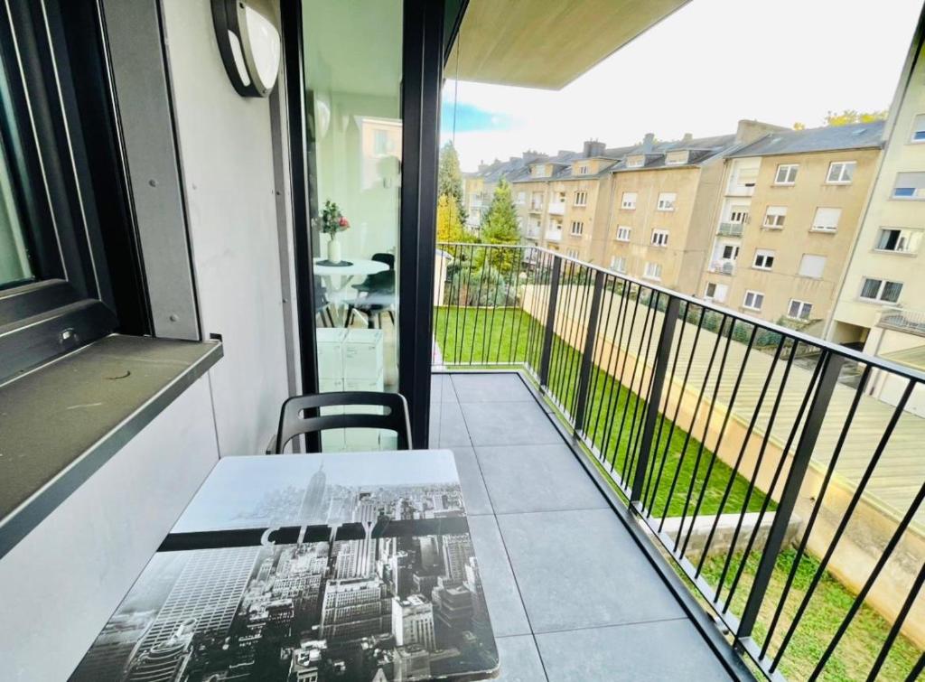 Brand new Listing in City Center with Terrace- 4a — photo 4