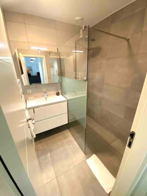 Trendy 2 bedrooms in Center 3b — photo 11
