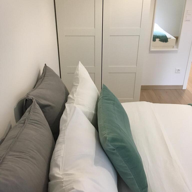 Modern 2 bedrooms in convenient location -3a — photo 9