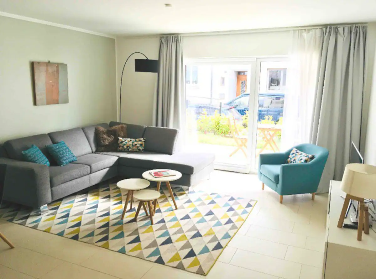 Retro Chic 100m2 Flat, 5min walk from Center & Train -92 — photo 1