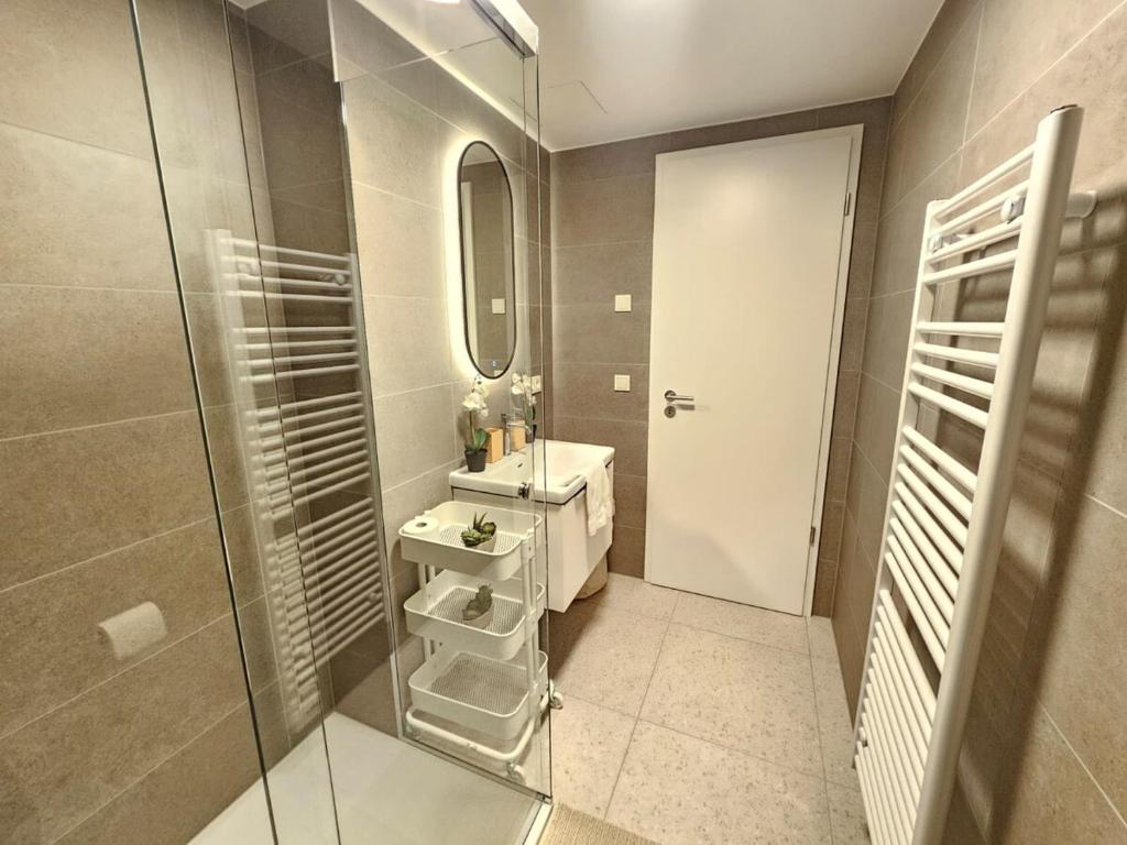 New 2 Bedrooms Flat in City Center-128 — photo 23
