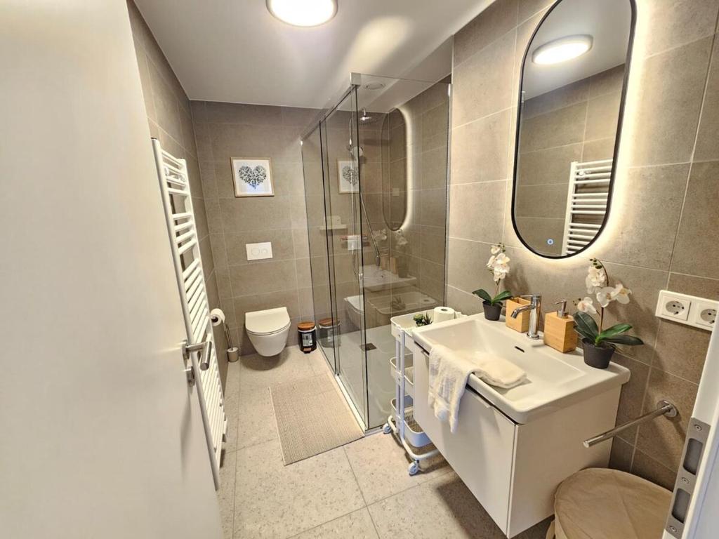 New 2 Bedrooms Flat in City Center-128 — photo 24