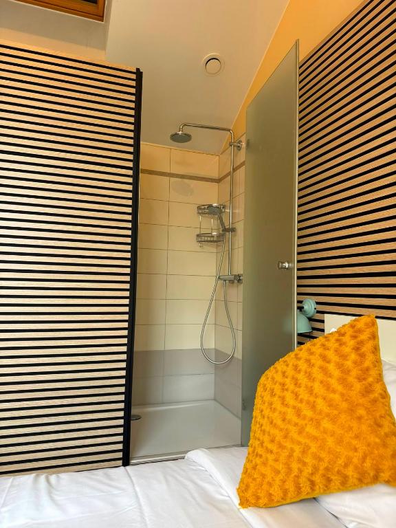 Modern Brand New 1 BR Apartment with 3 beds in Luxembourg City with Terrace-BON45C — photo 17