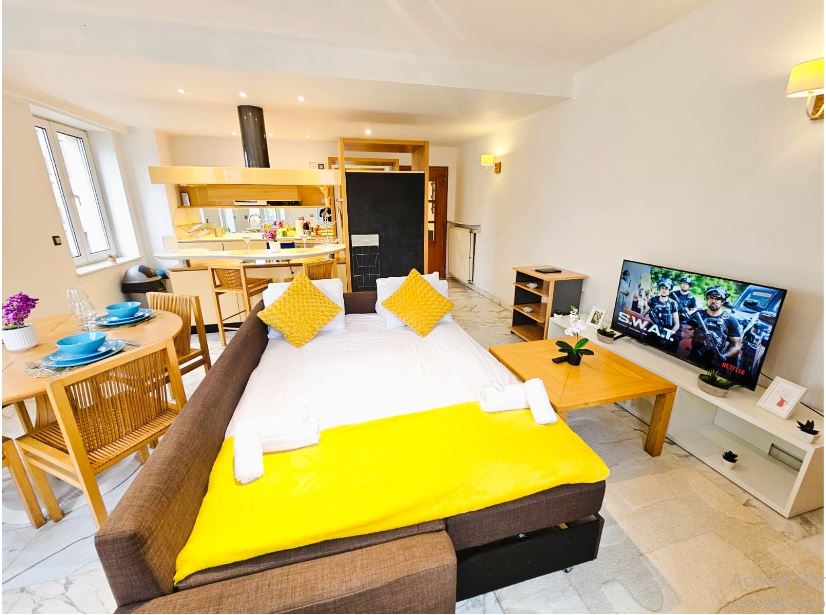 Smart Retreat next to Luxembourg Station-Gar68b — photo 12