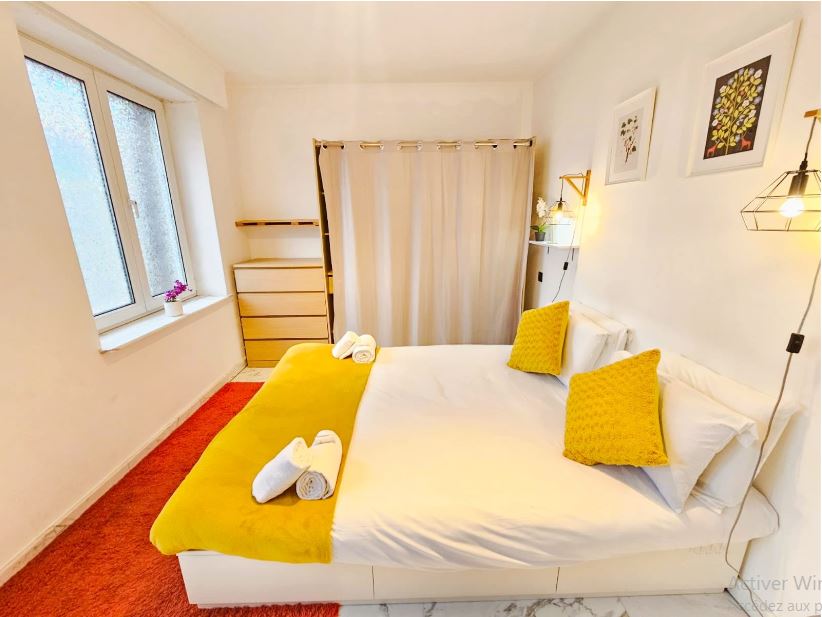 Smart Retreat next to Luxembourg Station-Gar68b — photo 16