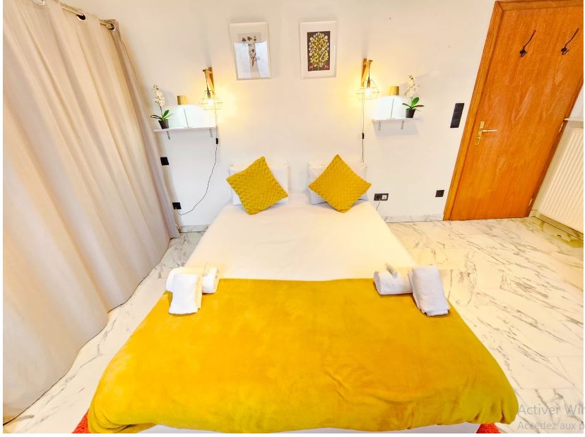 Smart Retreat next to Luxembourg Station-Gar68b — photo 17