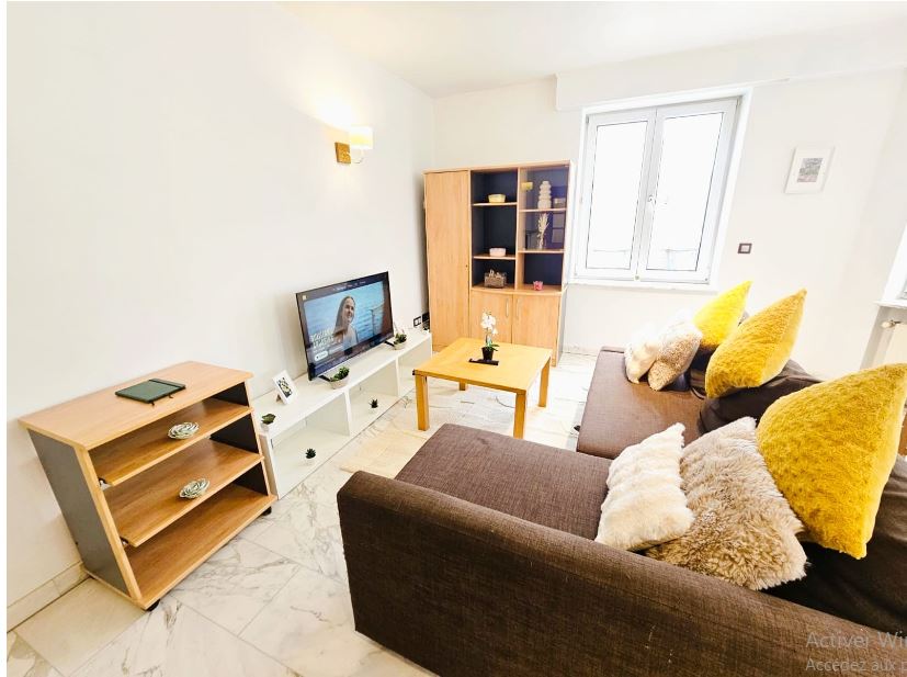 Smart Retreat next to Luxembourg Station-Gar68b — photo 3