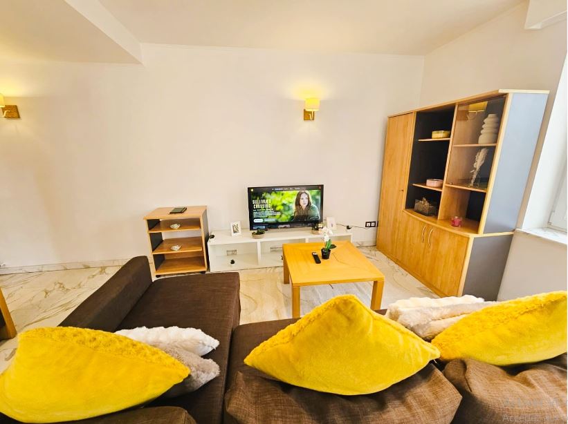 Smart Retreat next to Luxembourg Station-Gar68b — photo 5