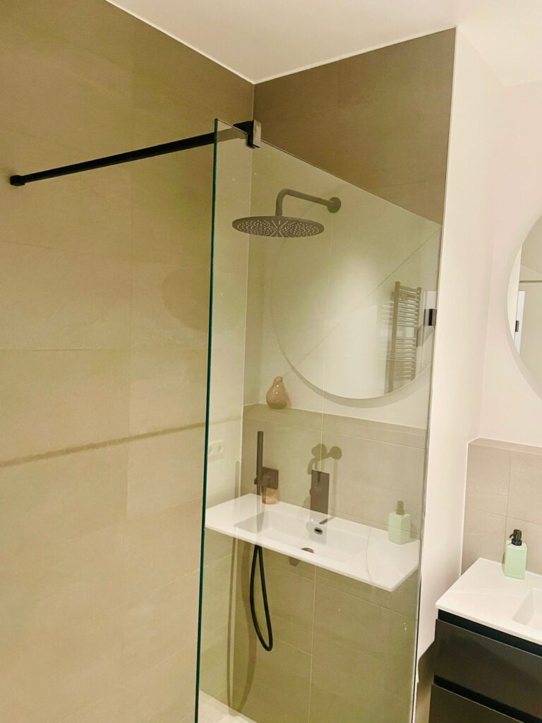 New & Large 1 bedroom in Center- terrace & parking- Chiny 1 — photo 11