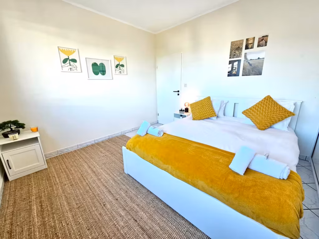 Chic Urban Stay 2BR with parking-BEL4 — photo 12