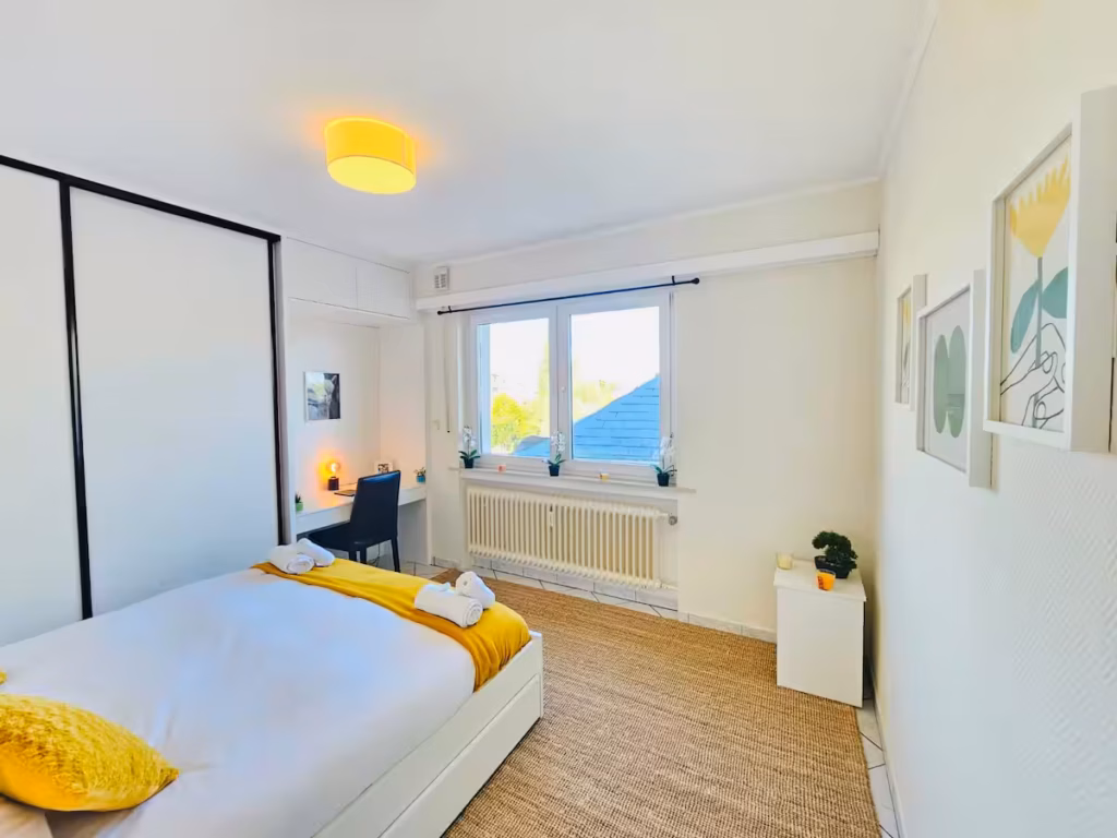 Chic Urban Stay 2BR with parking-BEL4 — photo 13