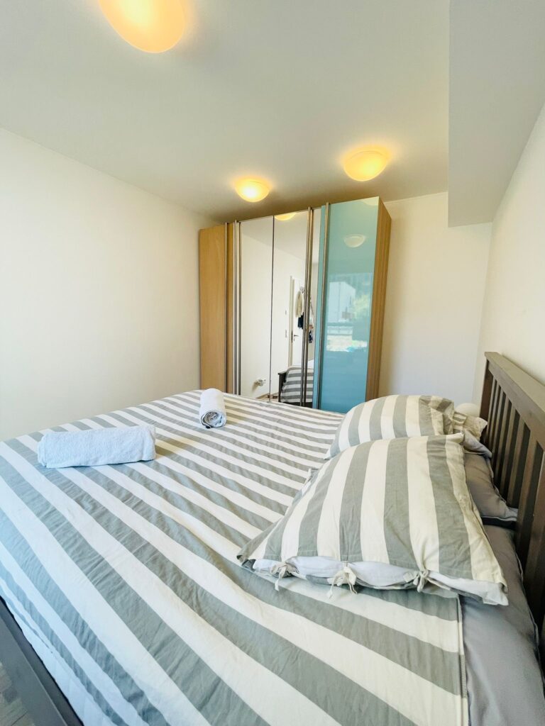 Luxury 1 bedroom in Center with Parking -5 — photo 8