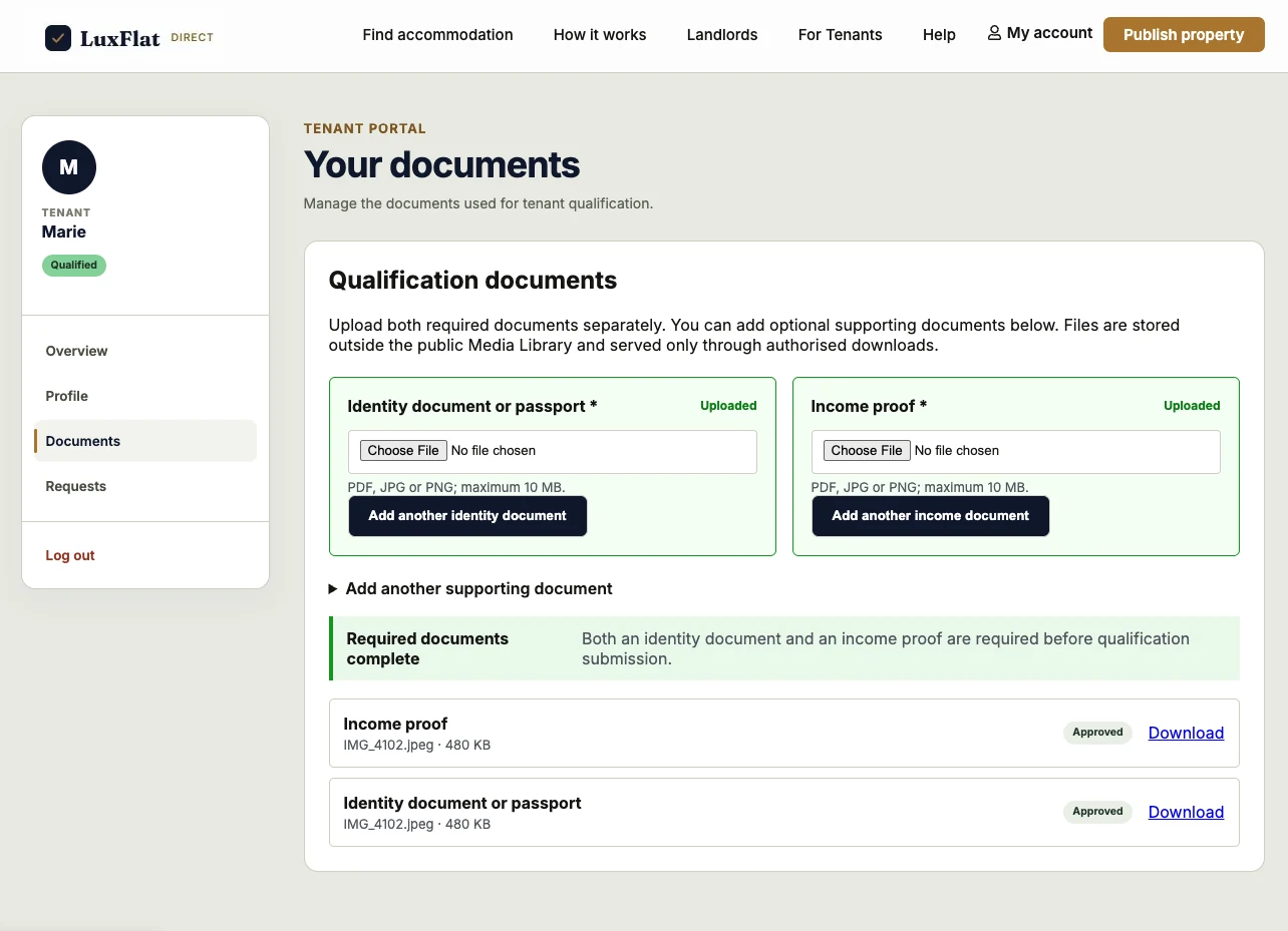Page des documents de l’espace locataire LuxFlat Direct montrant une pièce d’identité et un justificatif de revenus téléversés, tous deux validés, avec les documents obligatoires marqués comme complets.